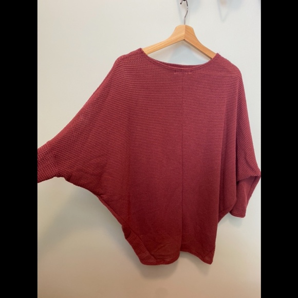 Dolman knit top. - Picture 2 of 3
